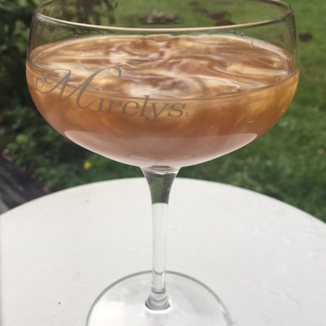 https://www.mirelys.eu/wp-content/uploads/2020/11/cocktail-amaretto-640x640.jpg